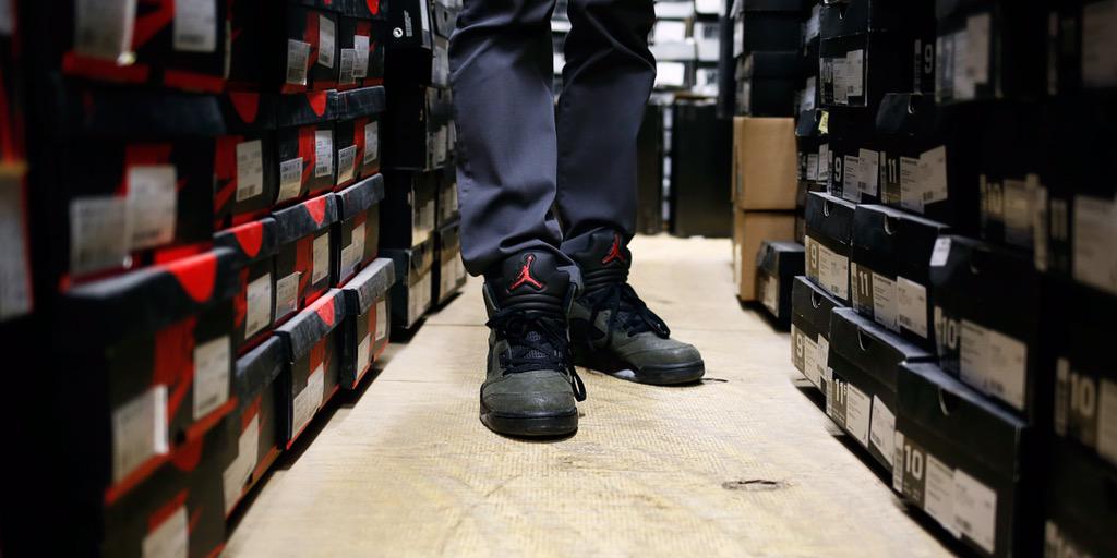 flightclub's tweet photo. Air Jordan 5 Fear | http://t.co/7XiD0vKprL http://t.co/CgQlszU3Px