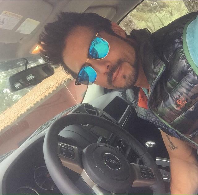 JoseRFans's tweet photo. Nueva foto de @JoseRon3 via instagram ¿Quien ocupa chofer? http://t.co/2kkrec6aVv