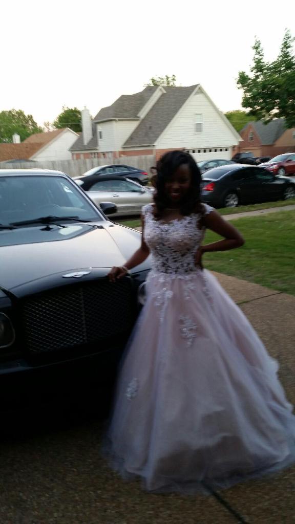 LaDarrius__'s tweet photo. Lil sister turnt up๐ซ๐ฅ๐๐๐ #SouthwindProm #RipDJay ๐ผ๐พ๐ผ๐พ๐ผ๐พ @DestineyL__ http://t.co/OFNzJUjmW6