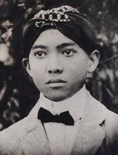bowtiehouse's tweet photo. Selamat hari pendidikan nasional. Mari kita cerdaskan bangsa demi kesejahteraan bersama. #HariPendidikanNasional http://t.co/WsgWNWrC04