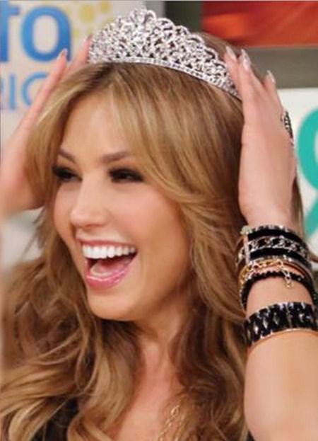 WeSupportAnahi's tweet photo. La princesa y la reina #AnahiFeatThalia http://t.co/2L0Fha4E4A