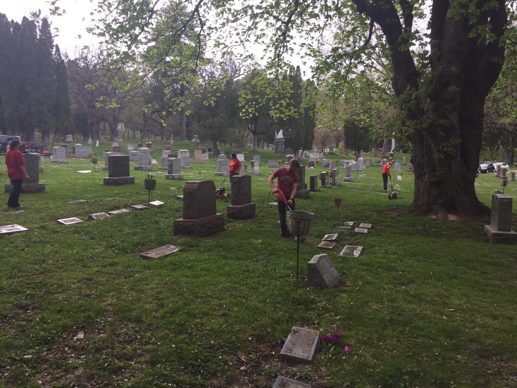 The T1096 team made our community a little bit better today at Woodlawn Cemetery #oneteam #THEG199 #targetvolunteers