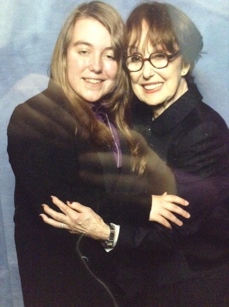 Happy 78th birthday to Una Stubbs :3 she was so so sweet to meet 