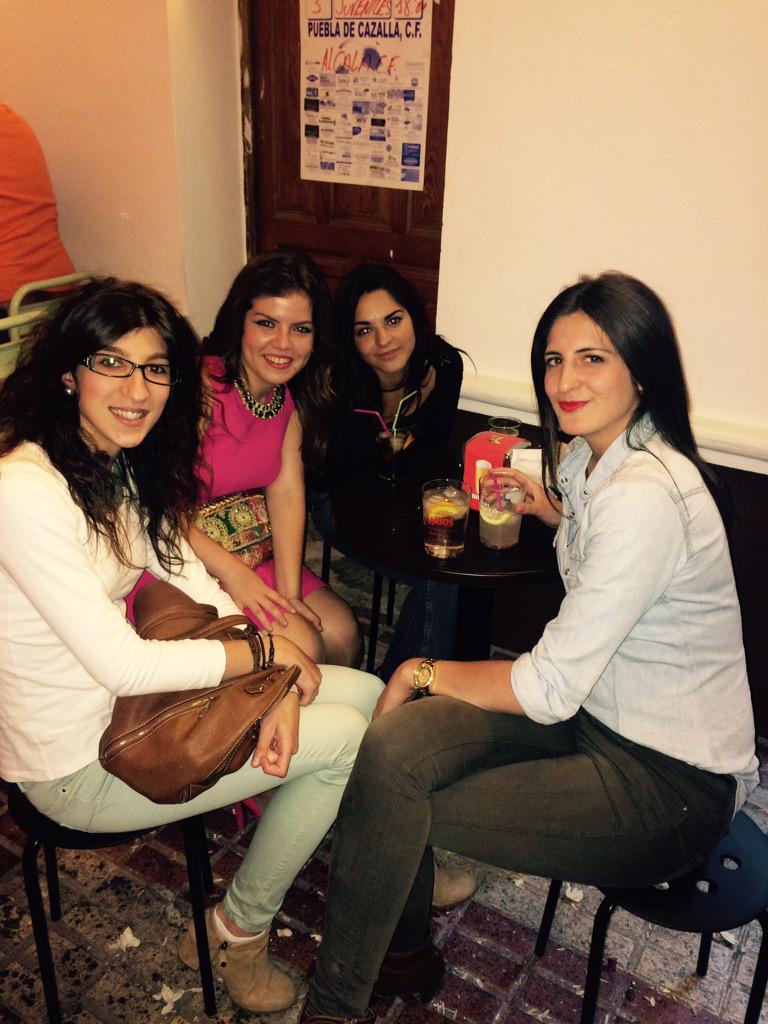 lauraam1994's tweet photo. De bohemiaas maneraaas!!!! 😊 http://t.co/3cYnBMIA1H