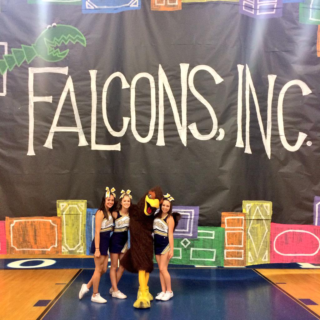 paulinamarieeee's tweet image. falcons inc. 💙 #lastassembly