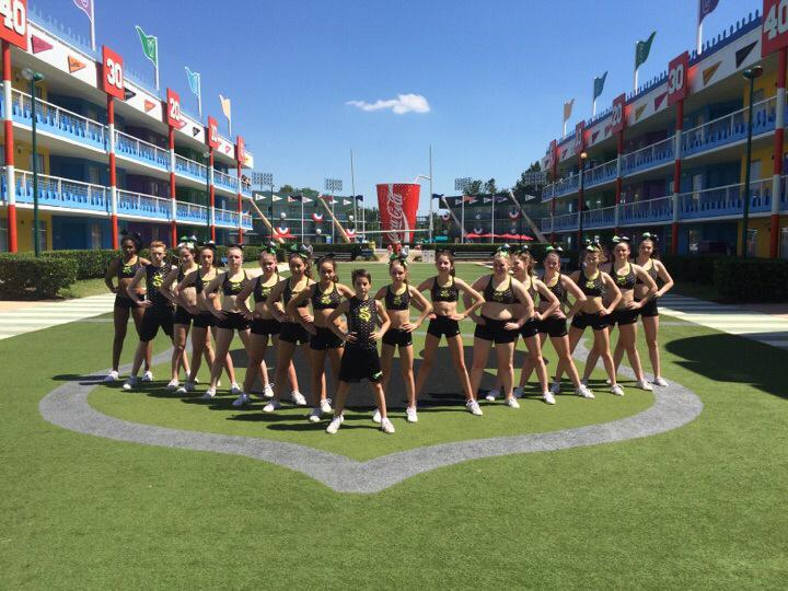 RachelFasel17's tweet photo. Good luck to hazzard tomorrow as they compete at the summit! I know you guys will kill it! 💚 #styleshock http://t.co/1bI8Bl9yFp
