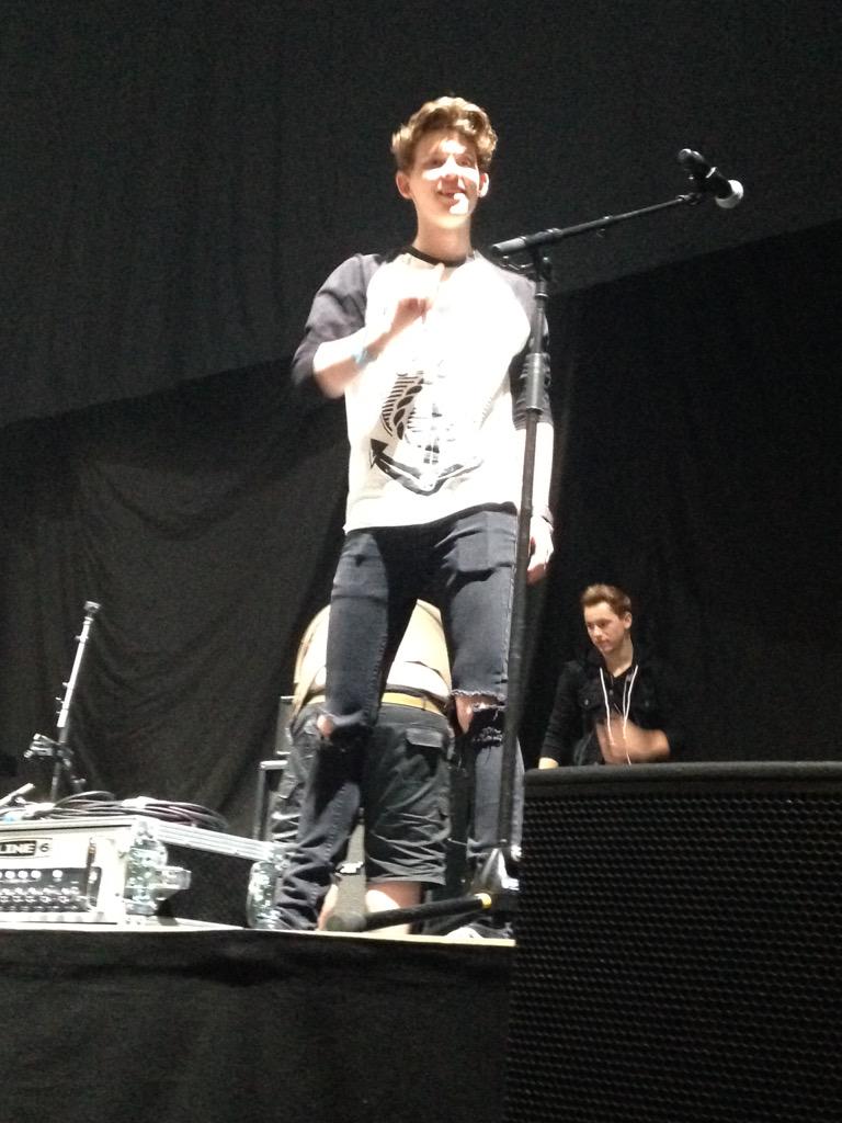 swiftlilmixer's tweet photo. @TheTide killed it tonight β€οΈπΆ #TheTideAtTheO2 #TheTideOnTour http://t.co/LI0isujcz7