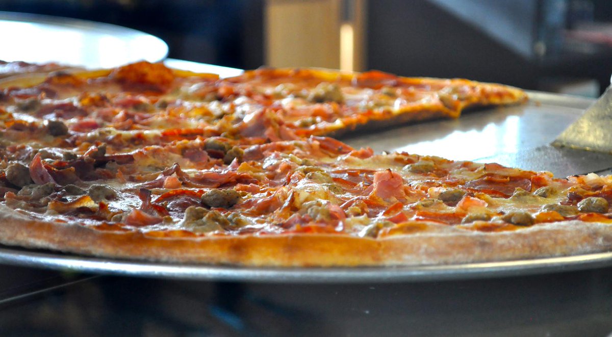 It's pizza time! Who's hungry? #unclejoes #pizza #subs #wings