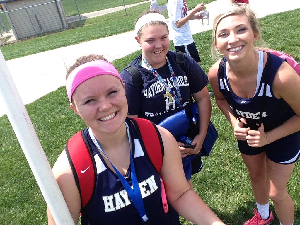 HHSthrowers's tweet photo. #throwersrepresent #selfiestick http://t.co/MXvStzjJix