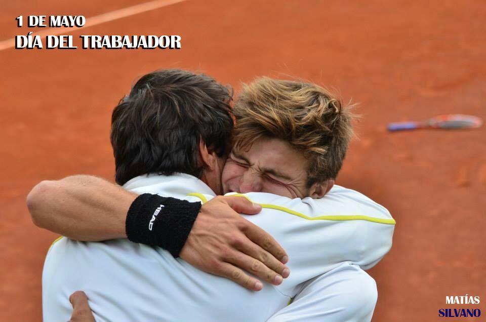 matysilvano's tweet photo. Hay equipo!!! @CapalboFran @ElizondoOK @crisriveroo @lucassaavedrapf @maturocha Vamos por todo!!! http://t.co/TrzQJBJ59i