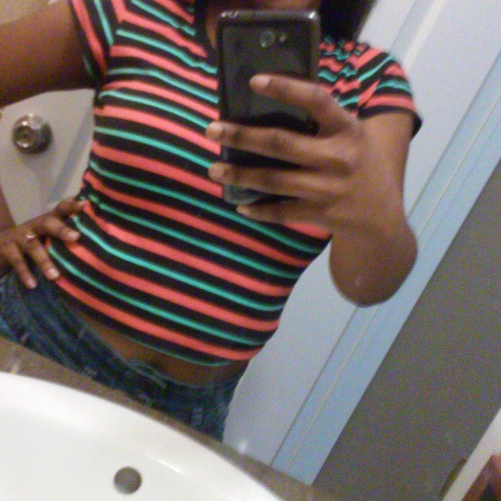 NeNe_Beee tweet picture