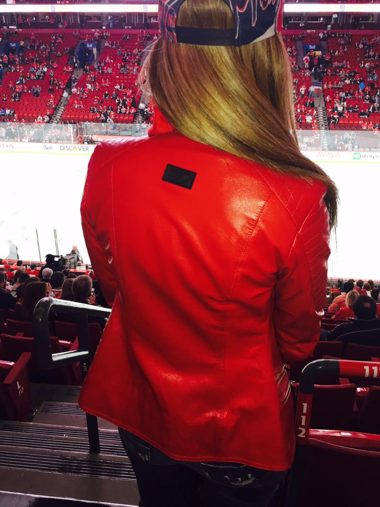 DBrandCanada's tweet photo. Fashion is art &amp; you are the canvas. #GoHabsGo 🔵⚪️🔴 http://t.co/Zn1XP5mxG5