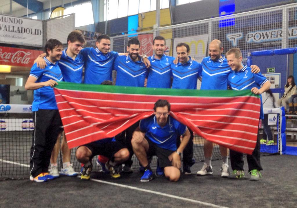 EnriqueMartn's tweet photo. SÁB2 13:45h en @Padeld10z #FinalFour @lapsportpremium 👉🏻 @padelzamora #SEREMOSdePRIMERA 💪🏻💪🏻💪🏻💪🏻 #VAMOS #EQUIPO http://t.co/IkFAB6O4Mv
