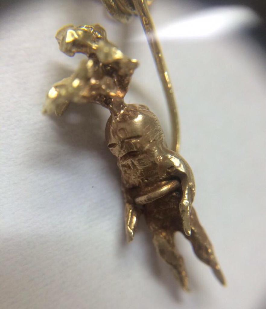 ヒグチユウコ　マンドラゴラネックレス DECOvienya さんとgustaveのコラボのアクセサリーも阪急にございます