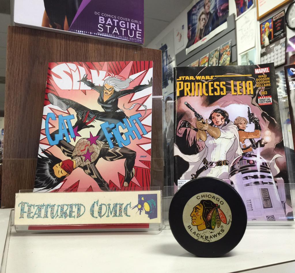 Always showing the <a href="/NHLBlackhawks/">Chicago Blackhawks</a> pride here <a href="/comicconection/">ComicConnection</a> #OneGoal #Blackhawks