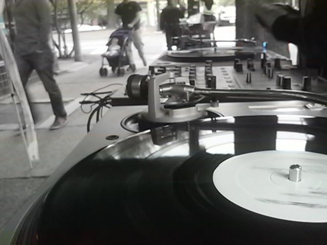 Great night for <a href="/RVAFirstFridays/">RVA First Fridays</a>. Tonight live on the turntables, Joanna O and JTF. #vinyladdict #RVA #wrir