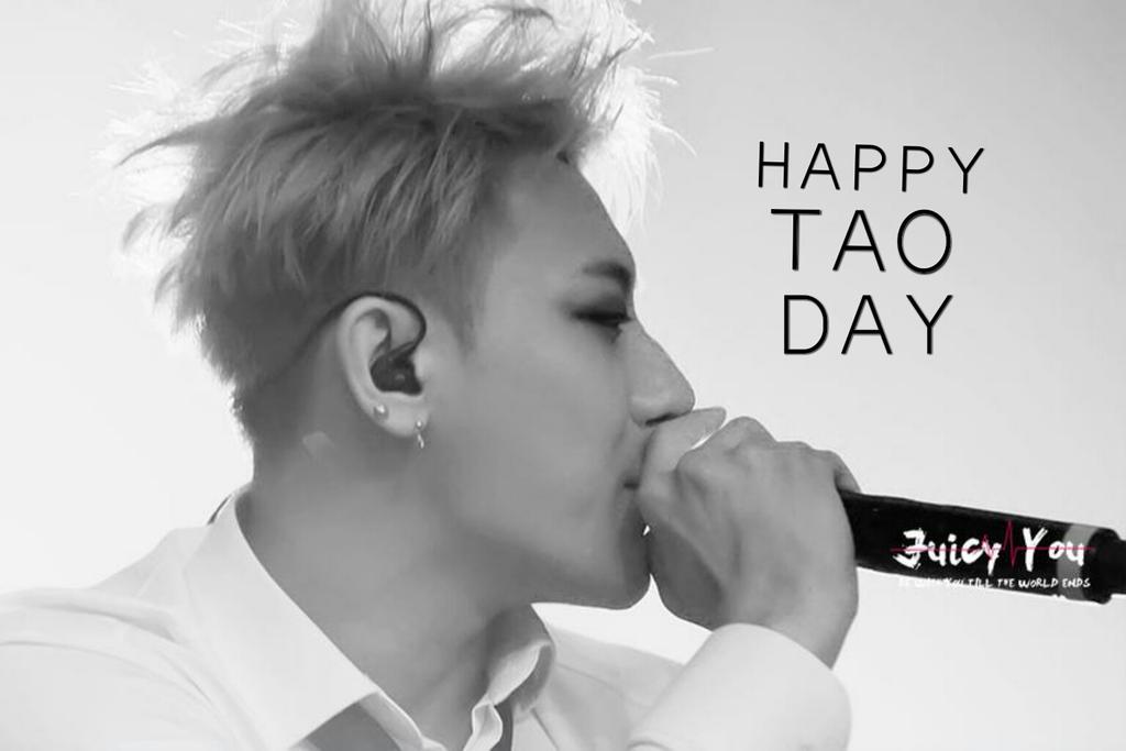  Huang Zitao Ge,happy birthday, get well soon,and wo ai ni :* 