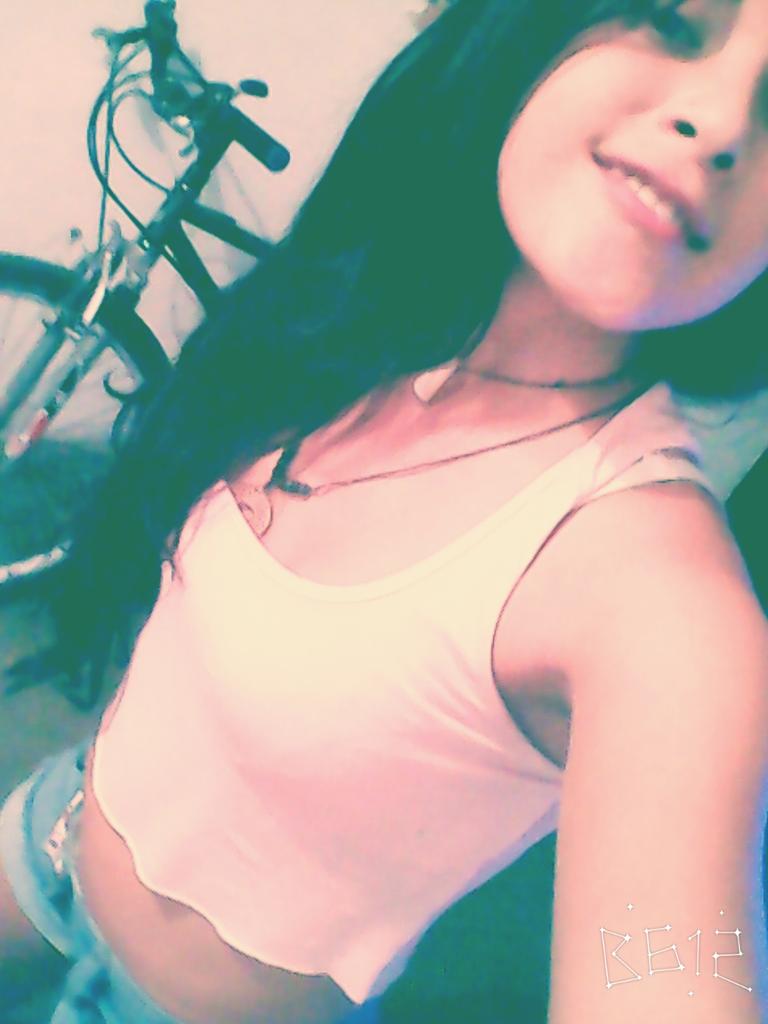 Lu_Ramirez15's tweet photo. Cariño,  no puedes romper un corazón que ya esta roto💔 http://t.co/w590NhMw1K