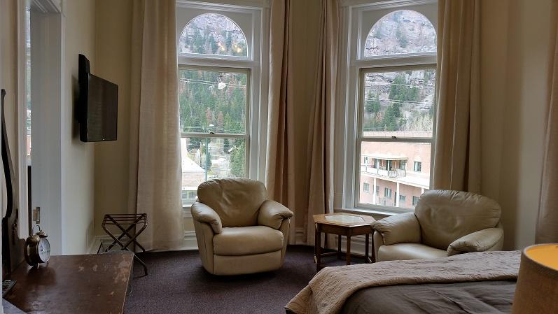 hotelouray's tweet photo. Corner Suite is COMPLETE!  We are thrilled to now offer Suite #8 to our guests!  King / Queen http://t.co/60KbRvuxAU