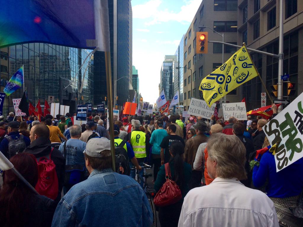 Steph_Aubry's tweet photo. RT @Brynne_SW: Happy #MayDay from Ottawa! #May1Ott #CAUT2015 #CanLab #CdnPSE http://t.co/brkj0LegBz #PIPSC2015