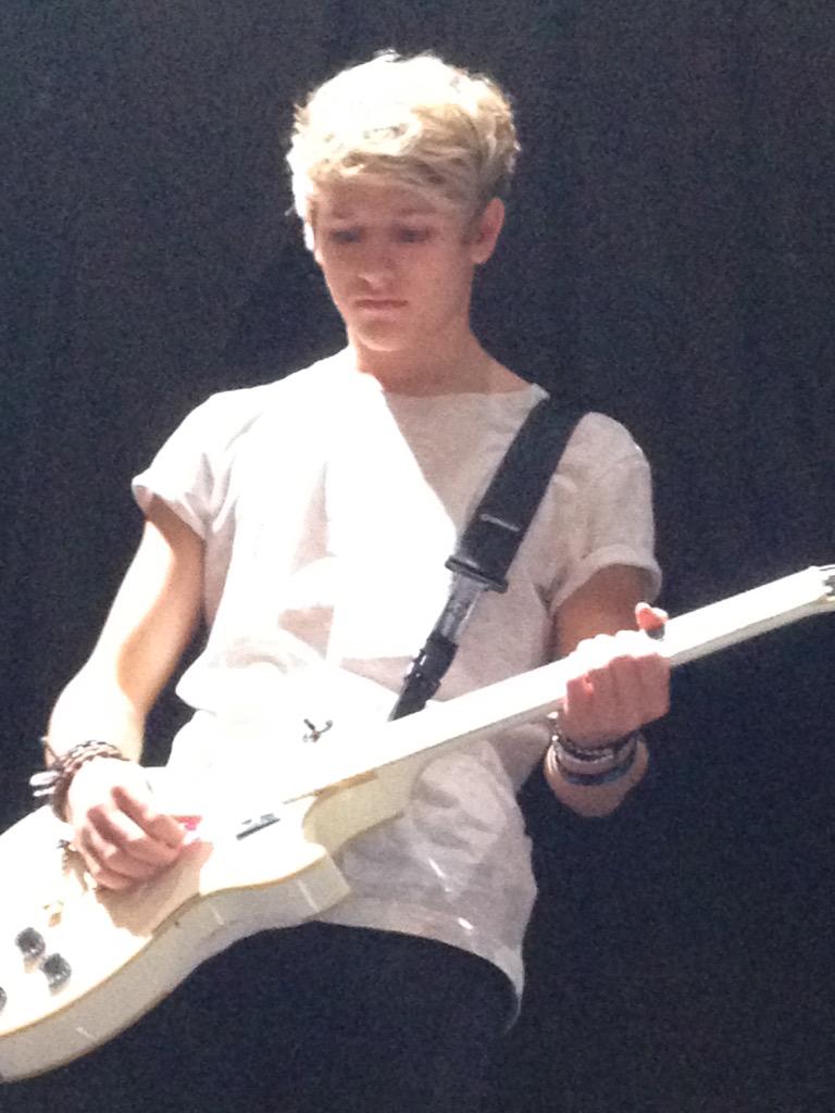 FoolForMendes_'s tweet photo. @TheTide #TheTideAtTheO2 BEST NIGHT EVER THANK YOU ππ http://t.co/278ArbQqUi
