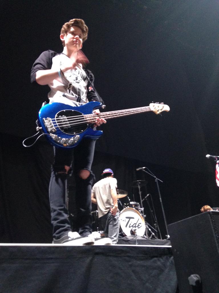 FoolForMendes_'s tweet photo. @TheTide #TheTideAtTheO2 BEST NIGHT EVER THANK YOU ππ http://t.co/278ArbQqUi