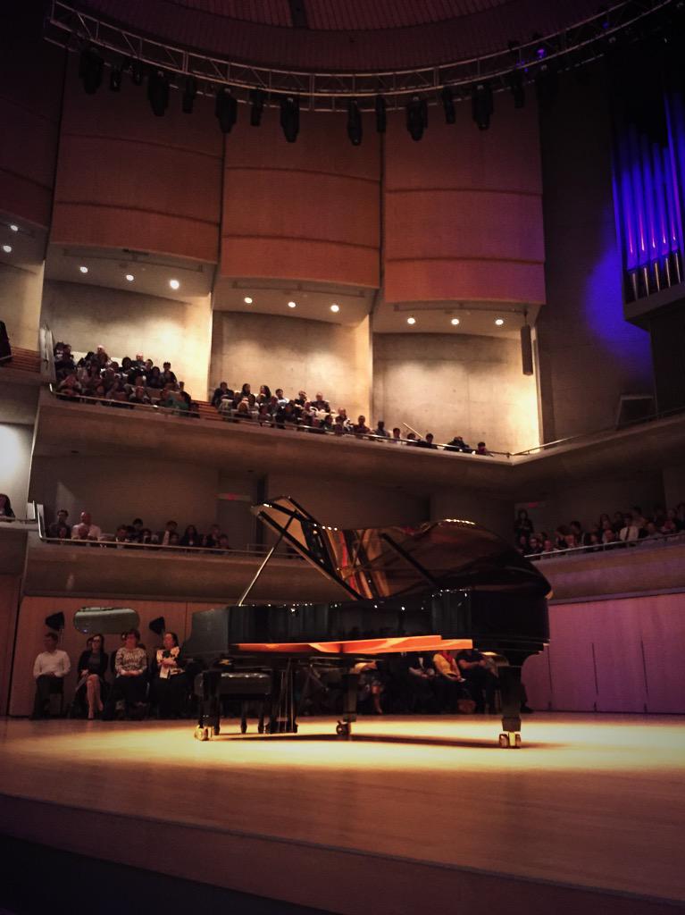 sarahslean's tweet photo. Moments away from hearing the sublime Evgeny Kissin for the 2nd time in my life!!!! #RussianMaster #piano EEEE! http://t.co/DQIybwzwVp