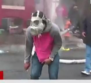 EastCoastAlert's tweet photo. Maryland State Fire Marshal charged #GregBailey 22, with slashing fire hose
#baltimoreriots http://t.co/Nd0zWUiHRm