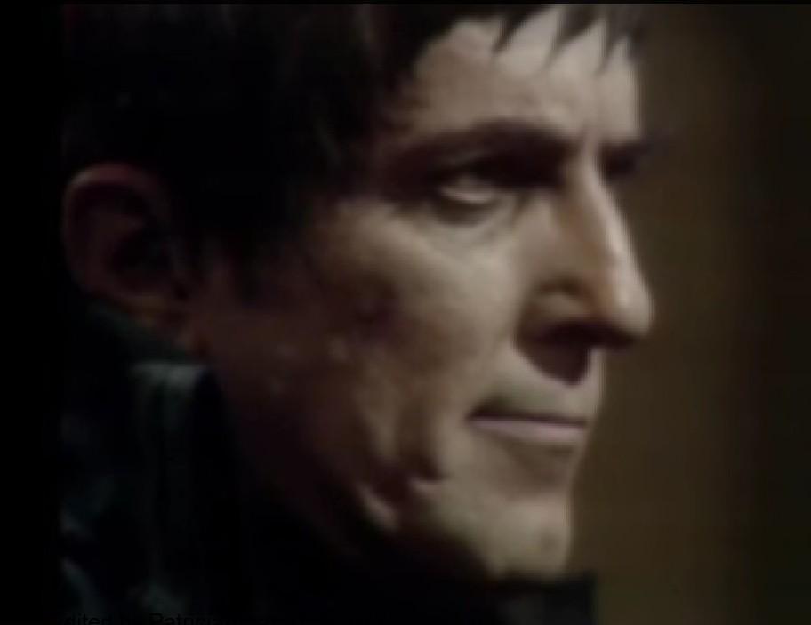 BarnabasLives's tweet photo. @GregTraskRpa Is there a reason you constantly gaze skyward?  Are you expecting to be shat upon by a bird? http://t.co/KGZaYIUp4L
