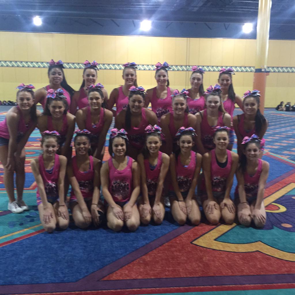 SpiritSabers's tweet photo. Great practice tonight! #summit15 #spiritcentral http://t.co/z9GbqDME3j