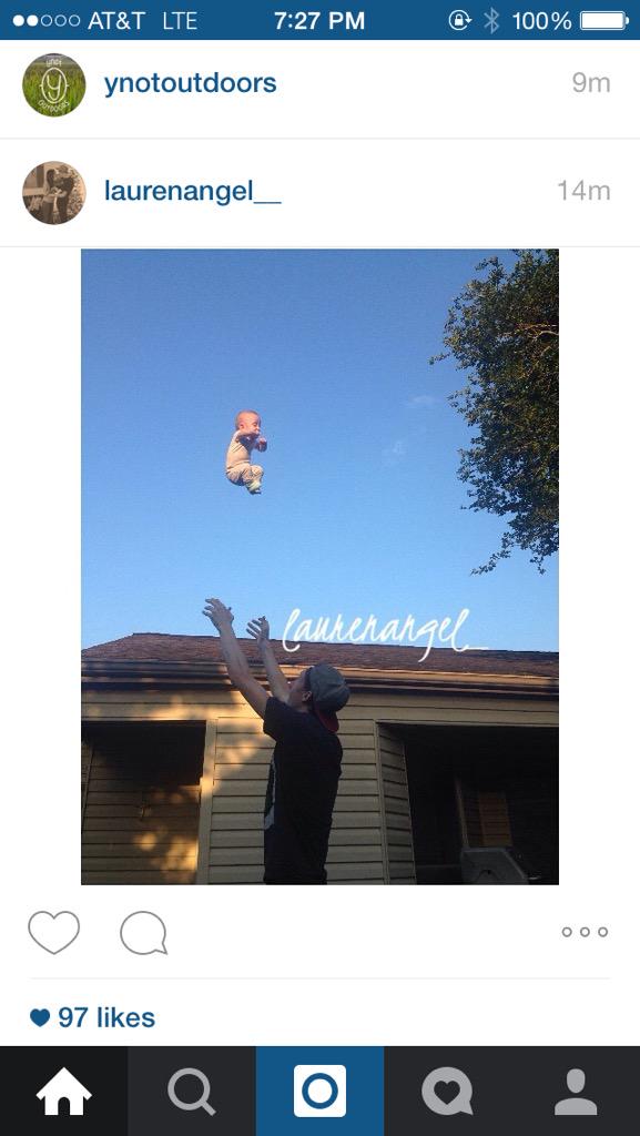 c0rimichelle's tweet photo. HOW DO U THROW A BABY THAT HIGH LMAOOOO http://t.co/6ckzczuL4T