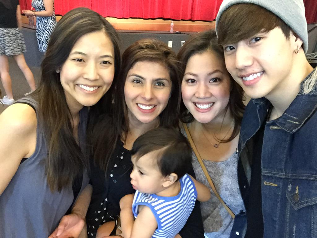 CD9fvcJUEAA0Yrp.jpg:orig