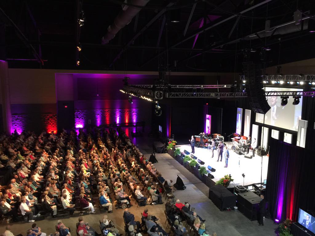 southwest_av's tweet photo. @HageeMinistries event @bransoncc , with @PastorMattHagee , large crowd tonight http://t.co/rh8xzEpMj5