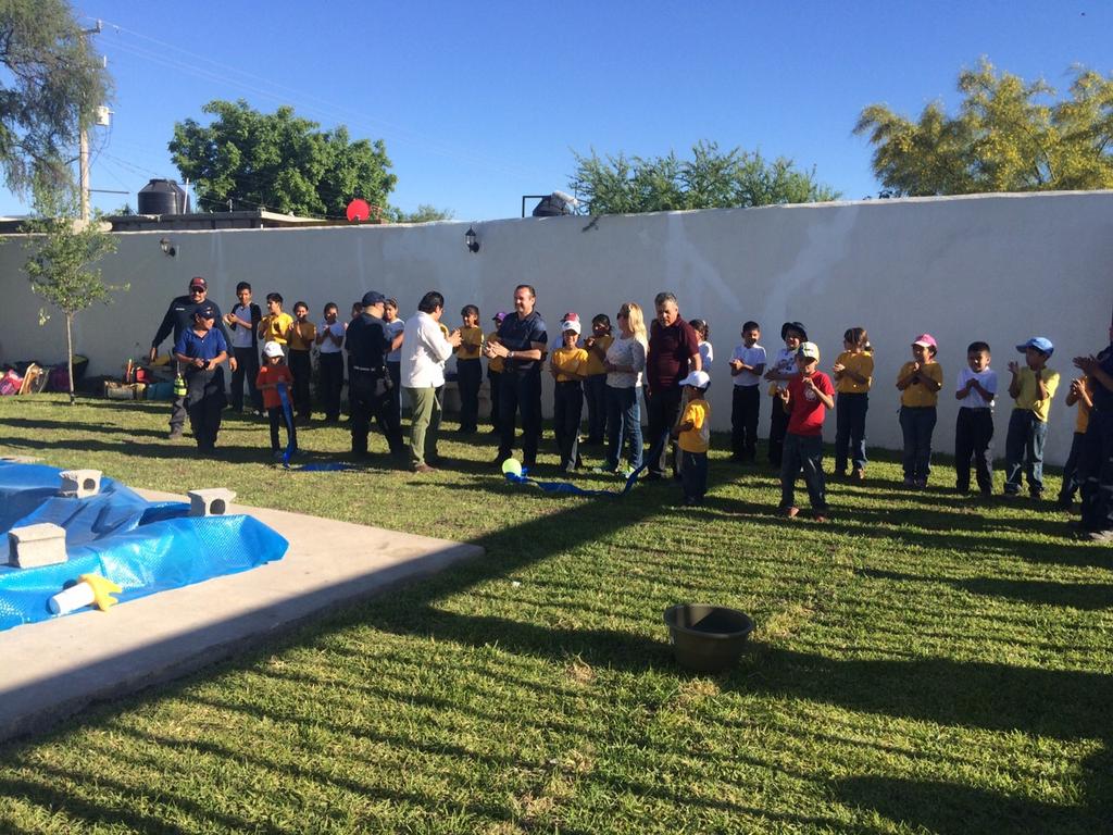_ProCivilMva's tweet photo. Inicio de campamento de niños bomberos, organizado por Protección Civil, y Regiduria de Educación #Monclova http://t.co/sh28uymbff