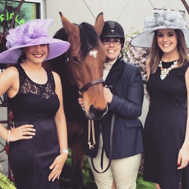 MorganKolkmeyer's tweet photo. #RunfortheRoses #HealingPathways #KentuckyDerbyStyle @CBattista13 http://t.co/sKZWfgcHFP