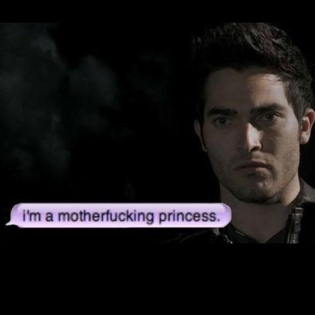 fictionaIs's tweet photo. 👑
💁🏽 http://t.co/iIyfGGph4J