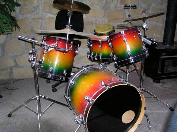 Drumming Groovru tweet media