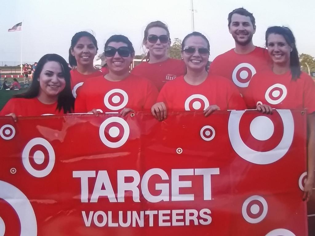 HelloLeeAnnL's tweet photo. Supporting Georgetown #T1982 @RelayForLife #TargetVolunteers #g391engagement @TDCurtis081 @ConnieDroge @crowderabby1 http://t.co/qnDYDautnZ
