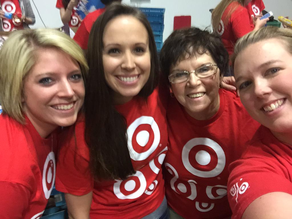 TargetBrittany's tweet photo. #R100DayofService #helpies #thegreat1788 @TargetBrittany @TargetEryn @lewmeg2 @TargetTrent @TargetDeidi @Tj_dyar http://t.co/SFJoaadDvO