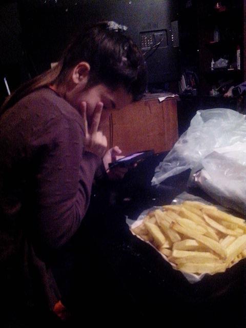 bbbrisaludmila's tweet photo. salieron esas tal papash fritash com eyaaaaa #love #instalove #instaculo http://t.co/APJIJQwFrI