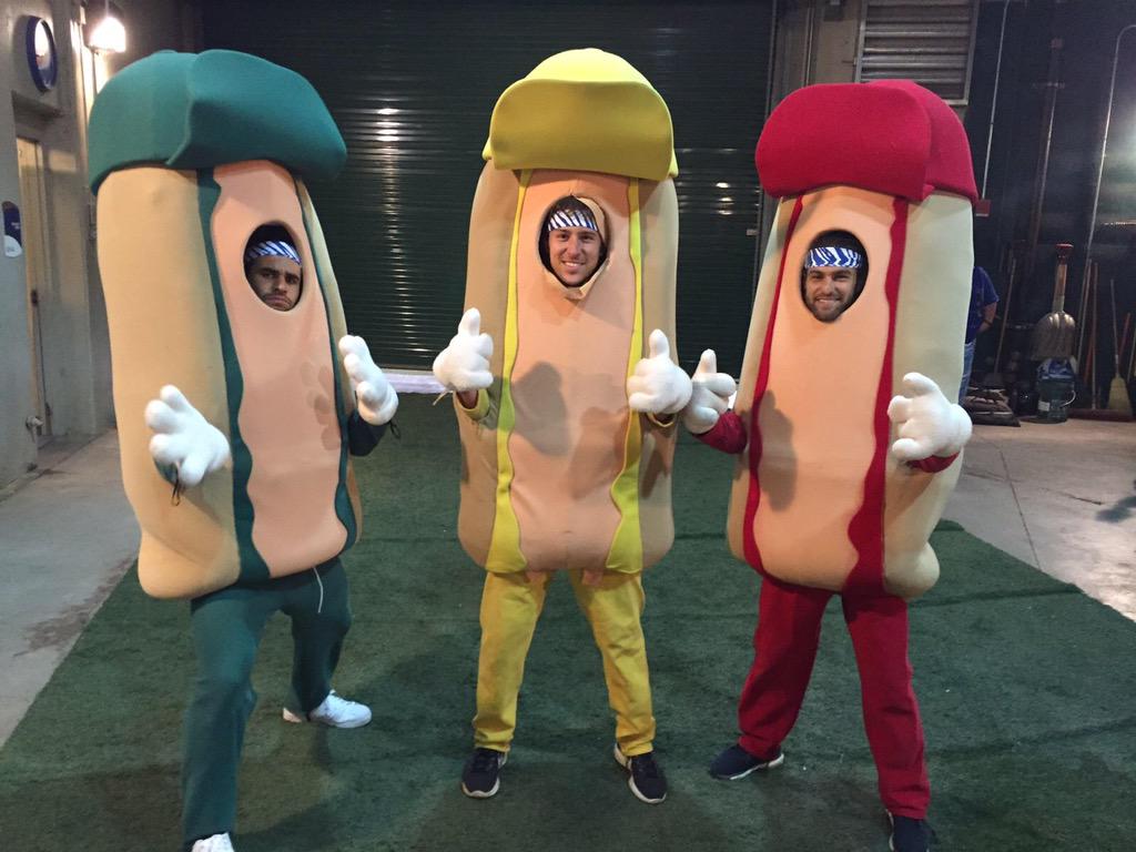 SportingKC's tweet photo. Hot dog! #SportingKC #Royals http://t.co/nrjCDm3QWG