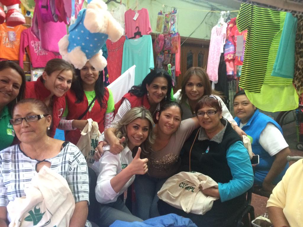 PArsof's tweet photo. Gracias por el apoyo @lalarellano y @zulyferia GRAN DÍA #PorqueJuntosPodemos #VamosaGanar
#MujeresDelDF http://t.co/L8hcTX7EqN