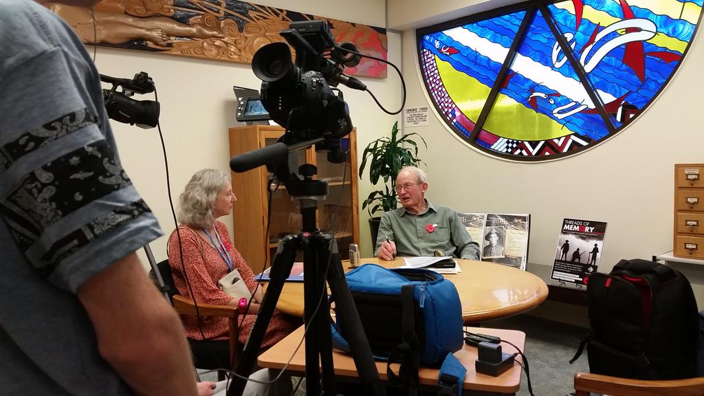 tgactylibraries's tweet photo. Dr Robin Soular is talking about his WWI father. #threadsofmemory http://t.co/yDoTJULurU
