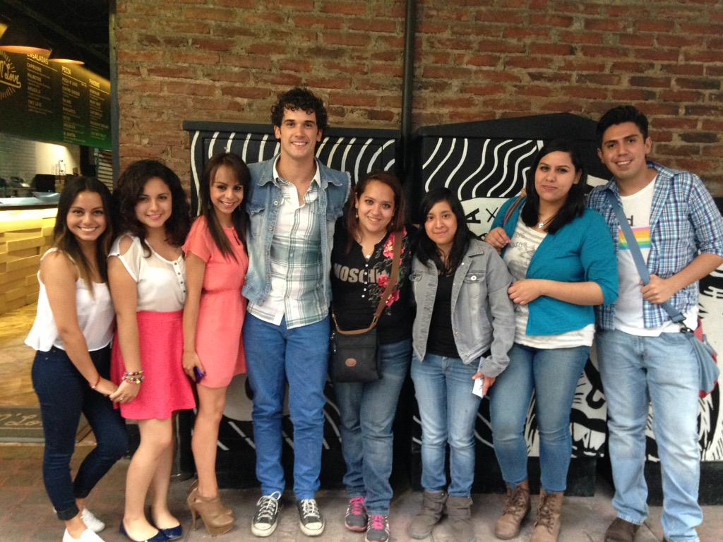 albertocollado_'s tweet photo. Gracias #PizzaN'Love y a ustedes por venir! #ConvivenciaCollado #YYaEsta @FansCollado http://t.co/BtxBqSwEk5