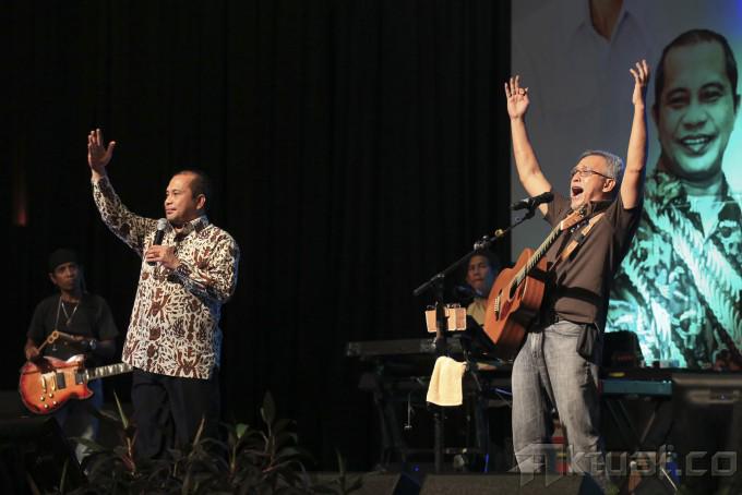 upilcilik's tweet photo. Ketika Iwan Fals Ungkapkan Impiannya tentang Desa - KLIK infonya ~>> http://t.co/y0WfuleDeS ~ @marwan_jafar http://t.co/KZeKOjgAF5