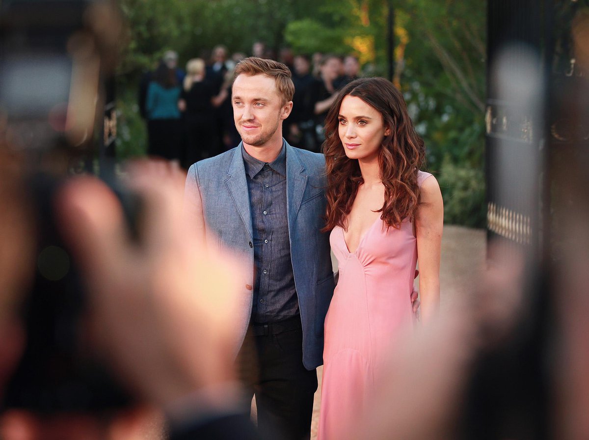 Burberry Japan ハリウッドで行われたバーバリー イベントに出席した英国人俳優のトム フェルトン Tomfelton とジェイド ゴードン Http T Co 8ffqm9hidc