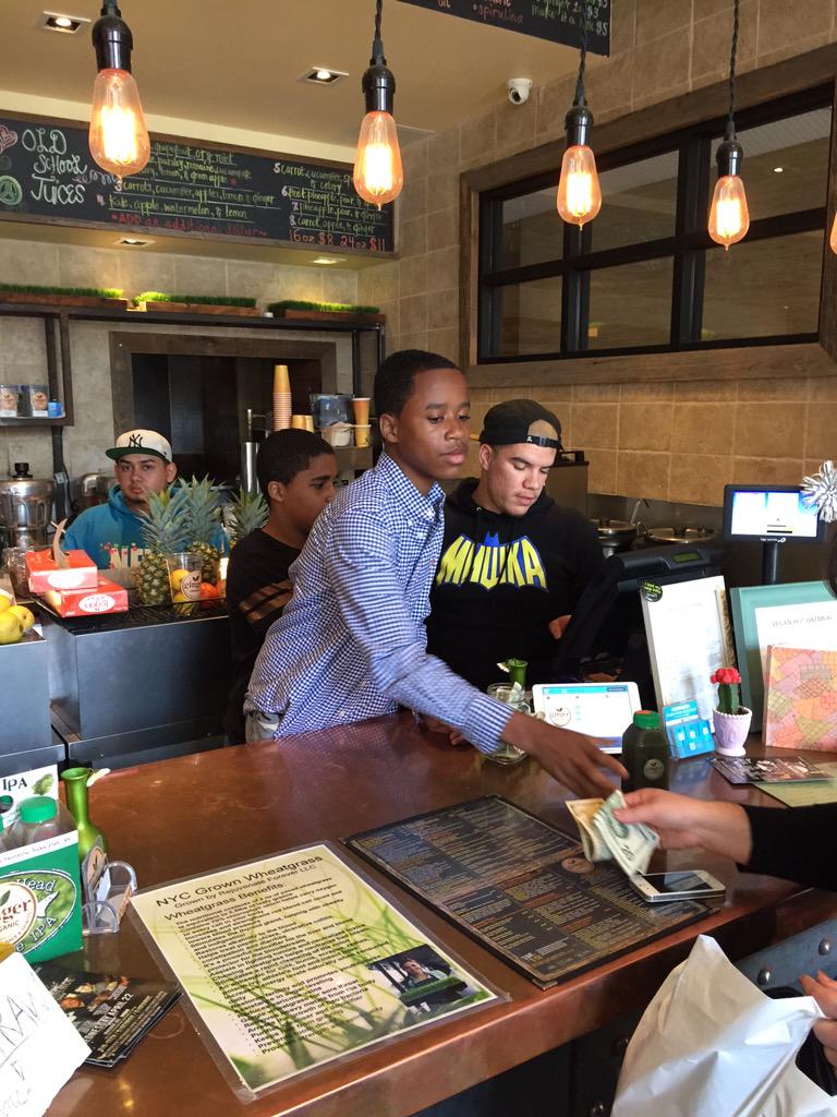 GingerAstoria's tweet photo. Working at #gingerorganic

#coldpress #juice #organic #astoria #queens
#health #vegan #vegetarian http://t.co/cGSa0ZjbRo