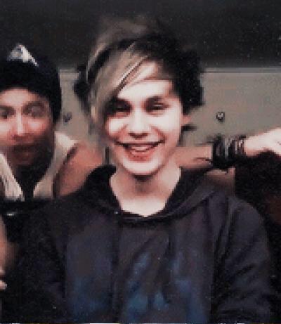 lifewith1D5SOS's tweet photo. @mgcshoulders -Kaybear http://t.co/Pi9IGtpSdx