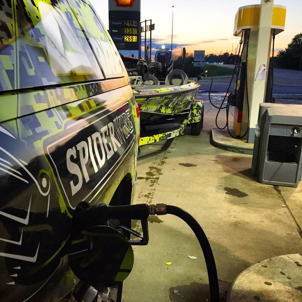 Hunter_Shryock's tweet image. Fueling up two at a time... #RoadProblems  #496Films #NeedAGasSponsor