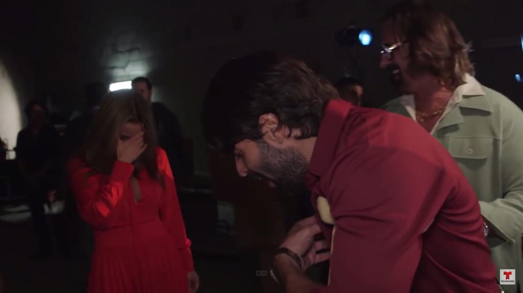 soyVaroni's tweet photo. @katedelcastillo se ríe por que #estepechito le señala las #gonadas de @juanpablollano http://t.co/3BBupY2Tzz